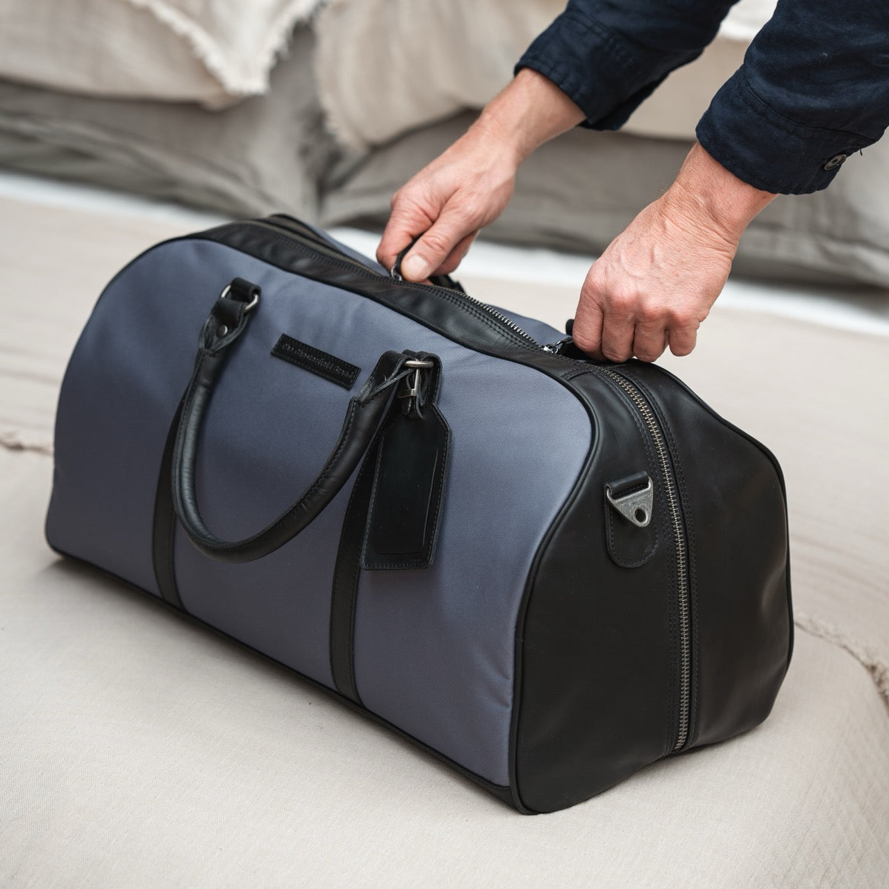 Leather Travel Bag Light Grey Tornio